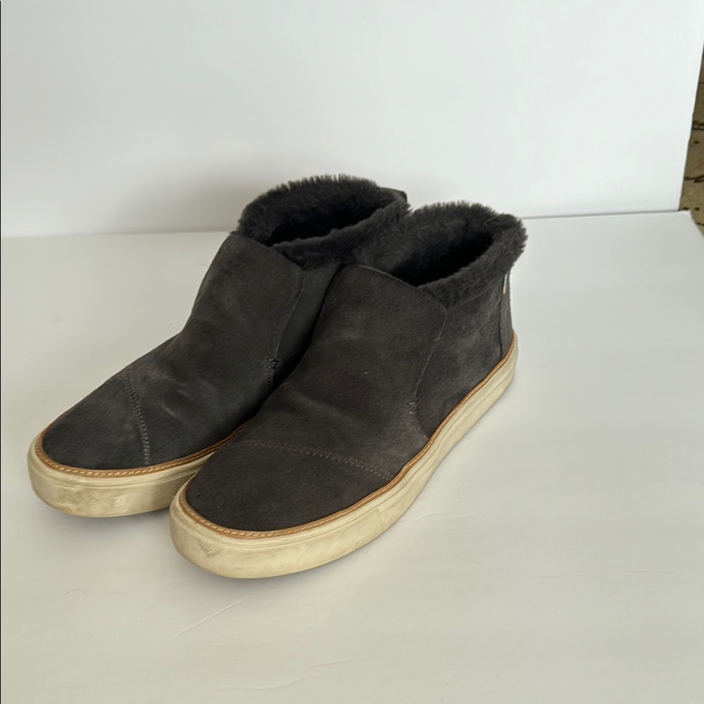 Toms Shoes